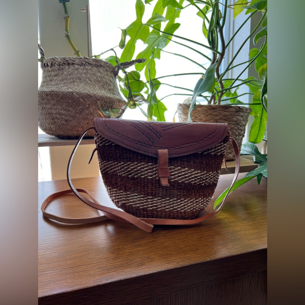 Unbranded leather and woven crossbody